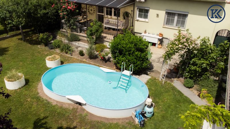 Saniertes Einfamilienhaus mit gro�em Garten in sehr guter Lage und ausgezeichneter Infrastruktur.