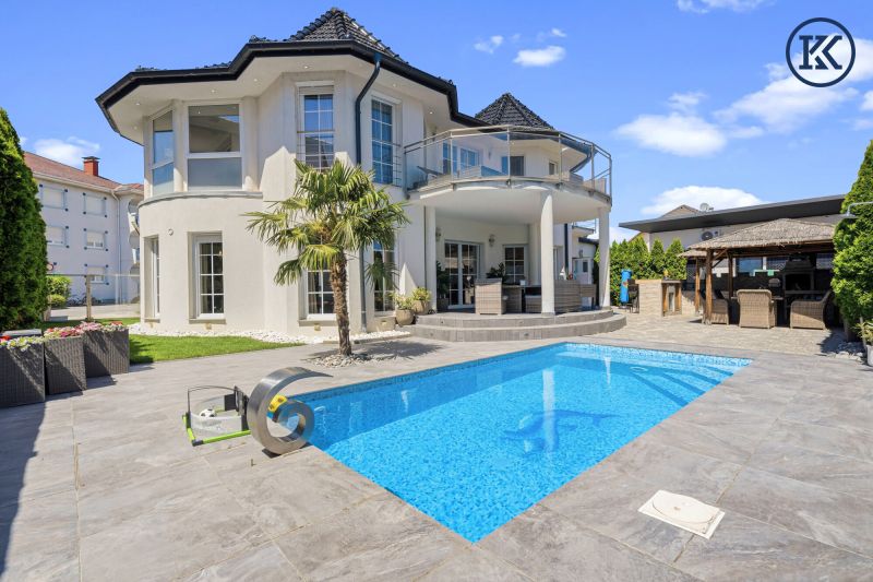 Auf der Suche nach einem besonderen Zuhause? Unglaubliche Villa mit 5 Zimmern und Pool