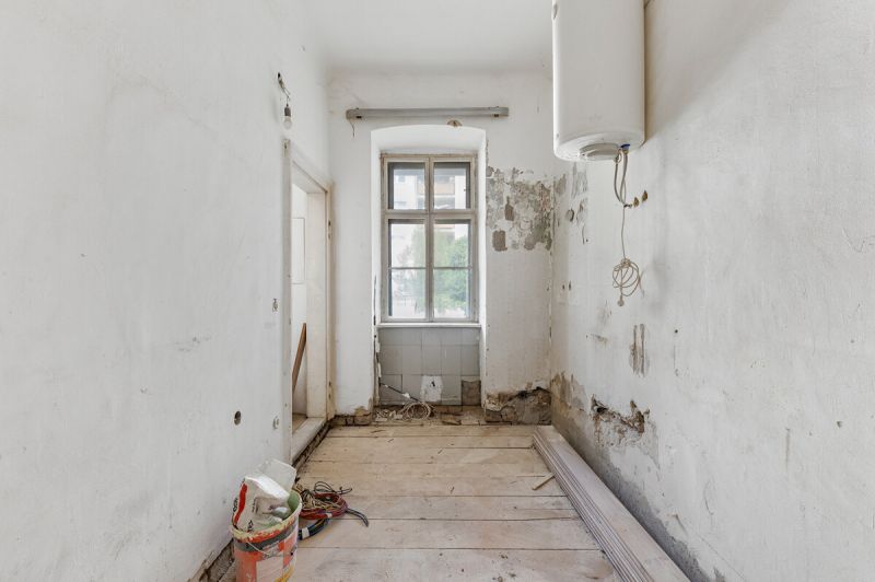 Sanierungsbedrftige Altbauwohnung inklusive Balkon /  / 1160 Wien, Ottakring / Bild 2