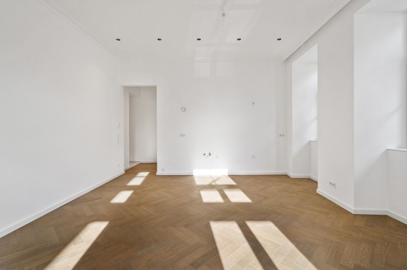 Sehr helle Eigentumswohnung mit Balkon im Erstbezug nach Sanierung /  / 1060 Wien, Mariahilf / Bild 3