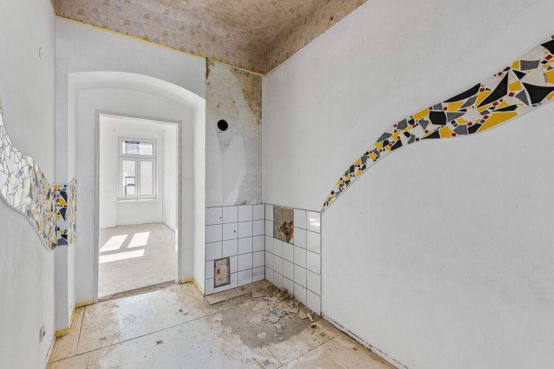 Helle Altbauwohnung inklusive Balkon - sanierungsbedrftig /  / 1160 Wien, Ottakring / Bild 2