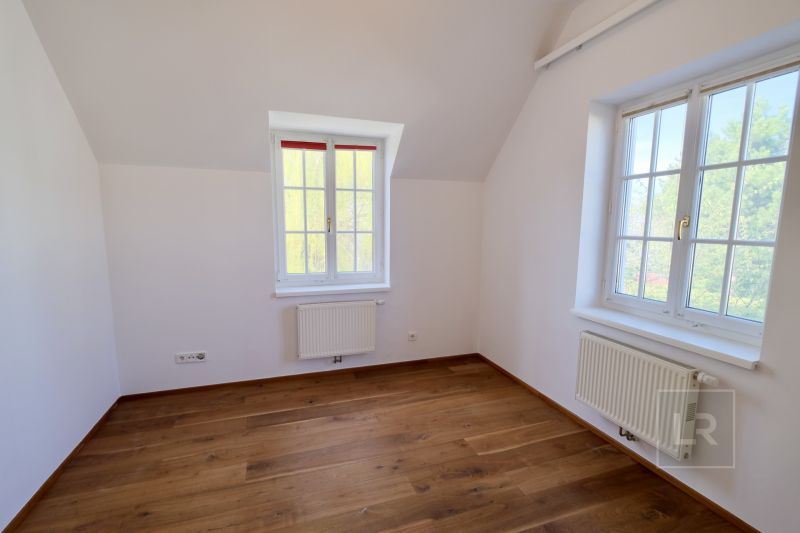 Attraktive Familienvilla mit Pool & schnem Wohnraumkonzept - Top Lage! /  / 2522 Oberwaltersdorf / Bild 6