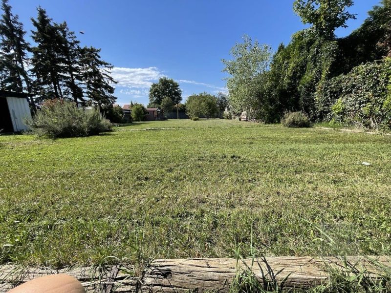 SCHAFFEN SIE IHR HIDEAWAY - GROSSZ�GIGES BAUGRUNDST�CK IN RUHIGER LAGE NAHE ZENTRUM