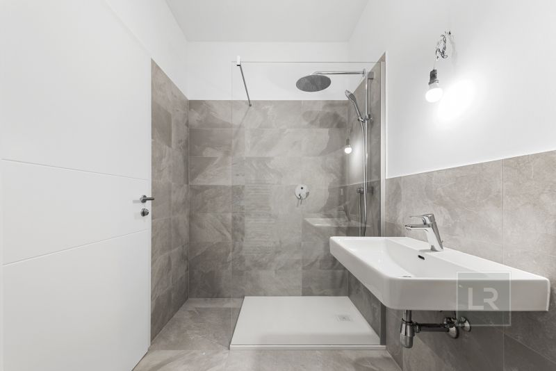 STILVOLL SANIERTE EIGENTUMSWOHNUNG MIT LOGGIA - 
RUHELAGE MIT BESTER FFENTLICHER ANBINDUNG /  / 1170 Wien, Hernals / Bild 8