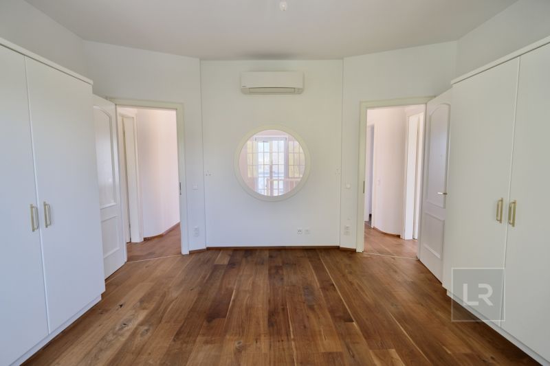 Attraktive Familienvilla mit Pool & schnem Wohnraumkonzept - Top Lage! /  / 2522 Oberwaltersdorf / Bild 7