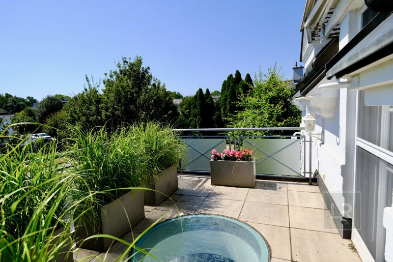 STILVOLLE VILLA in Traumlage mit optimaler Raumaufteilung & Pool! /  / 2522 Oberwaltersdorf / Bild 1