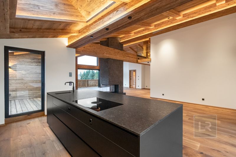 WOHNEN IM HERZEN VON REITH - PENTHOUSE MIT GROSSZGIGEN FREIFLCHEN UND PANORAMASAUNA /  / 6370 Reith bei Kitzbhel / Bild 8