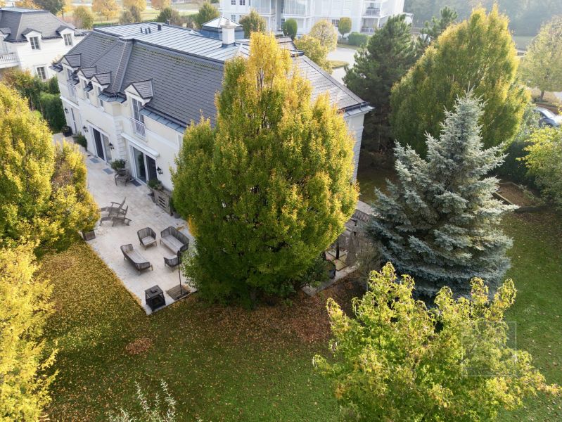 STILVOLL & MODERN - LUXUSVILLA auf parkhnlichem Grundstck - NHE WIEN! /  / 2522 Oberwaltersdorf / Bild 0