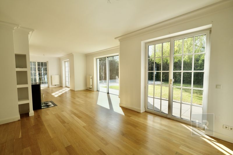 Attraktive Familienvilla mit Pool & schnem Wohnraumkonzept - Top Lage! /  / 2522 Oberwaltersdorf / Bild 2