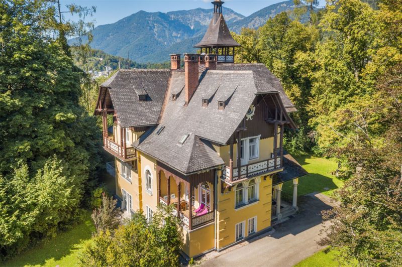 Sommerfrische in Bad Ischl -
Salzkammergut-Villa in Alleinlage
auf 57.000 m2 großem Grund /  / 4820 Bad Ischl / Bild 1