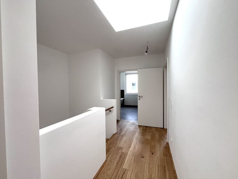 4 Zimmer-Haus plus Keller, Garten und  2 Stellpltzen! /  / 2523 Tattendorf / Bild 9