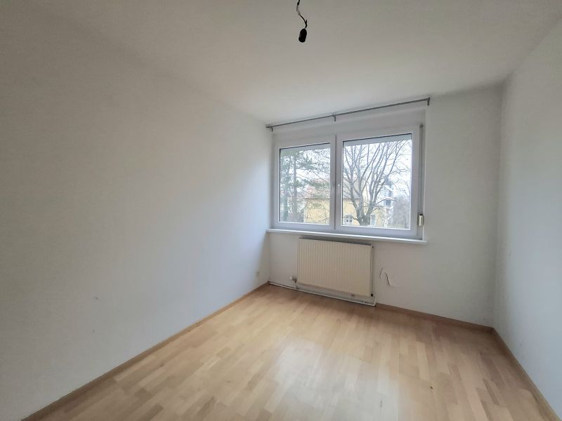 SUPER LAGE !! Renovierungsbedürftige 3-Zimmer Wohnung / / 2344 Maria Enzersdorf / Bild 3