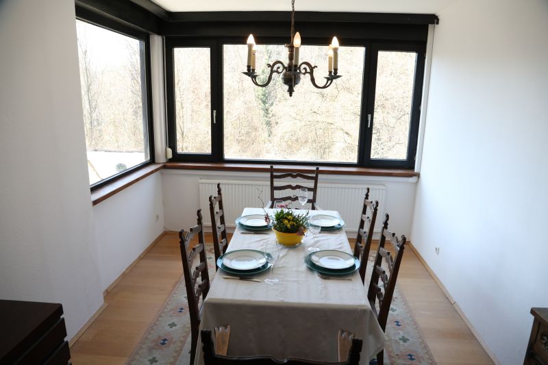 Grozgige Wohnung mit Loggia, Swimmingpool und Garagen in top Lage /  / 1180 Wien / Bild 7