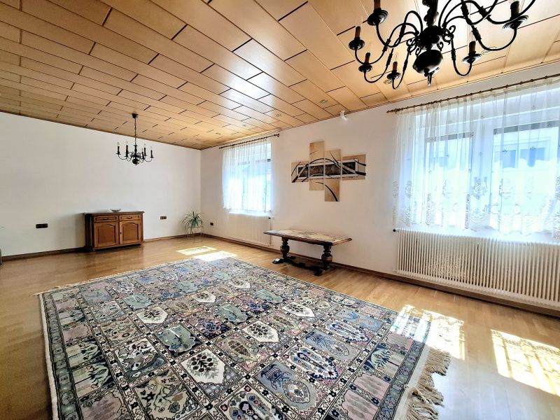 Super Liegenschaft: 6 Zimmer, Pool, Wintergarten und Garage ? Ihr neues Zuhause! /  / 7053 Hornstein / Vori?tan / Bild 7