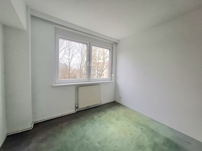 SUPER LAGE !! Renovierungsbedürftige 3-Zimmer Wohnung / / 2344 Maria Enzersdorf / Bild 4