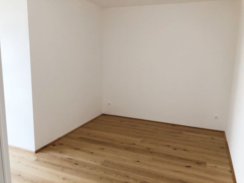 Grozgiges Wohnen mit 5 Zimmer auf 174 m2 auf einer EBENE! /  / 2352 Gumpoldskirchen / Bild 3