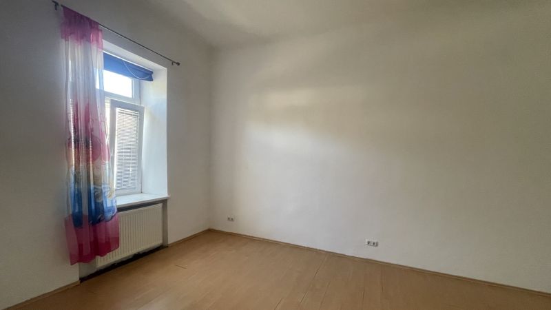 Zentral gelegene Altbauwohnung mit Entwicklungspotential /  / 2500 Baden / Bild 3