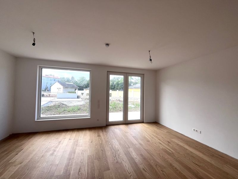 4 Zimmer-Haus plus Keller, Garten und  2 Stellpltzen! /  / 2523 Tattendorf / Bild 1
