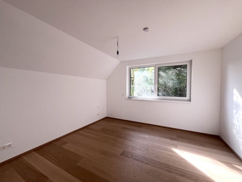 Traumhafte Doppelhaushlfte - Erstbezug mit 5 Zimmern, Garten, Wohnkeller und Stellpltzen! /  / 2353 Guntramsdorf / Bild 7