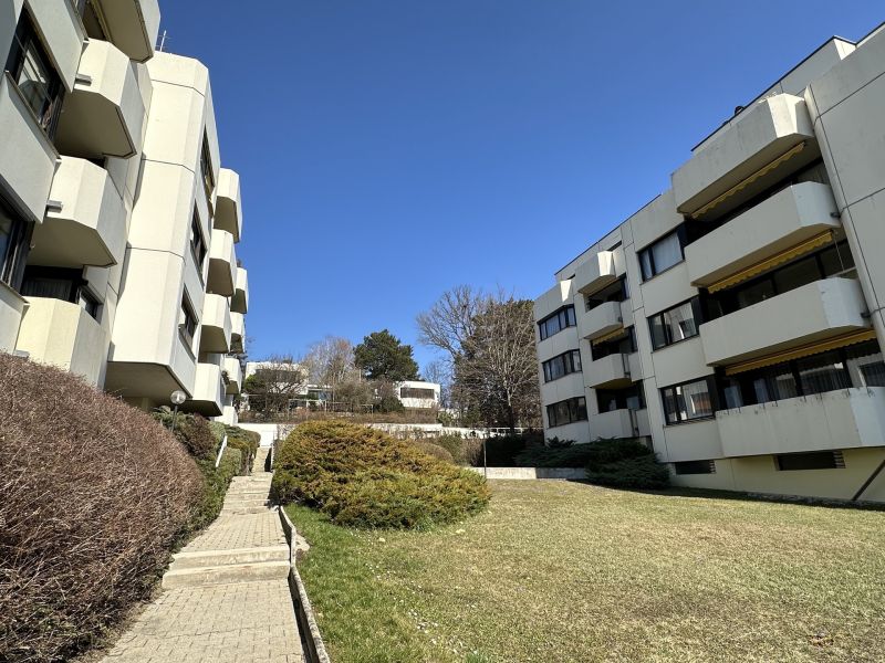 Grozgige Wohnung mit Loggia, Swimmingpool und Garagen in top Lage /  / 1180 Wien / Bild 2