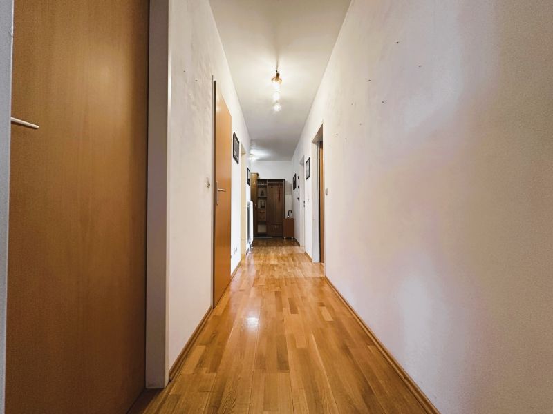 Tolle 3 Zimmer Wohnung mit Garagenplatz im 2.Stock ohne Lift /  / 2500&nbsp;Baden / Bild 3