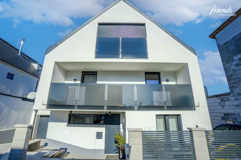 Moderne Traumvilla mit wunderschnem Weitblick /  / 2372 Giehbl / Bild 13