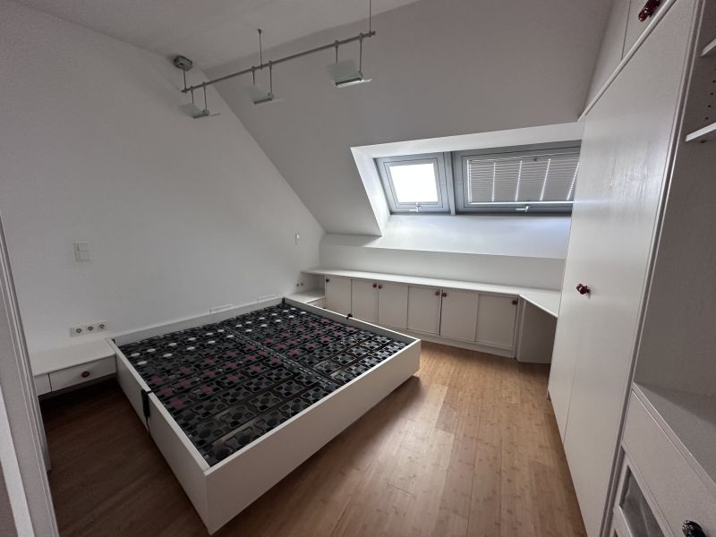 Tolle 3 Zimmer Dachgeschosswohnung mit Blick ber Wien! /  / 1040 Wien / Bild 8
