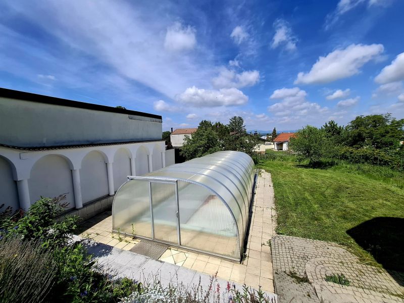 Super Liegenschaft: 6 Zimmer, Pool, Wintergarten und Garage ? Ihr neues Zuhause! /  / 7053 Hornstein / Vori?tan / Bild 1