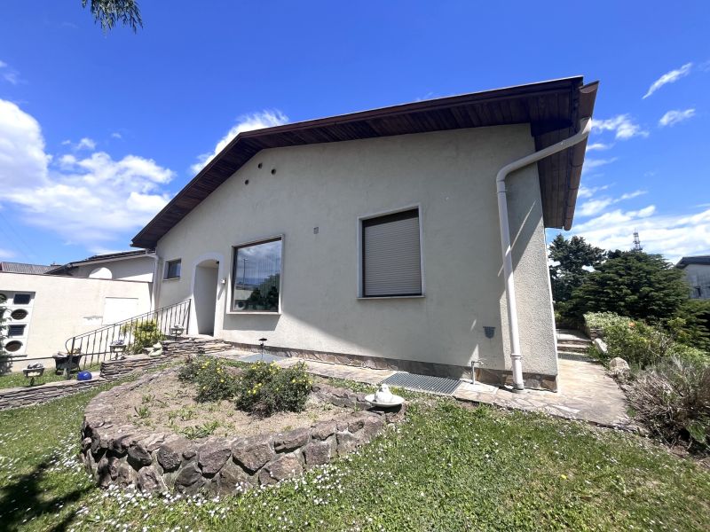 netter Bungalow & Keller & Garage / / 2490 Ebenfurth / Bild 1