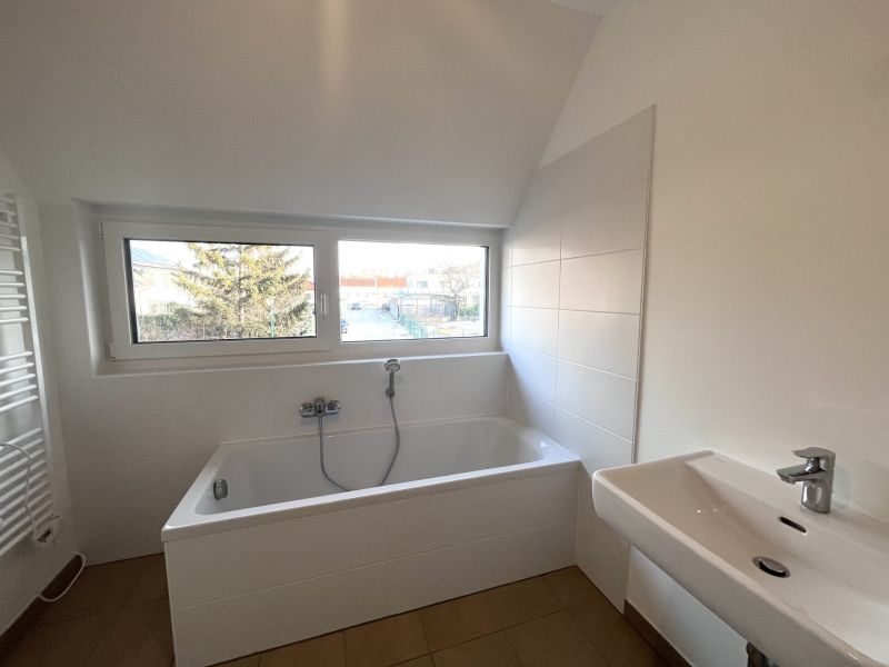 Erstbezug !! Traumhafte Doppelhaush�lfte , Wohnkeller  mit Garten und 2 Stellpl�tzen! /  / 2353&nbsp;Guntramsdorf / Bild 9