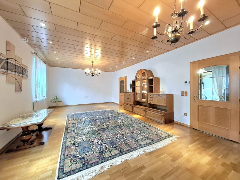 Super Liegenschaft: 6 Zimmer, Pool, Wintergarten und Garage ? Ihr neues Zuhause! /  / 7053 Hornstein / Vori?tan / Bild 17