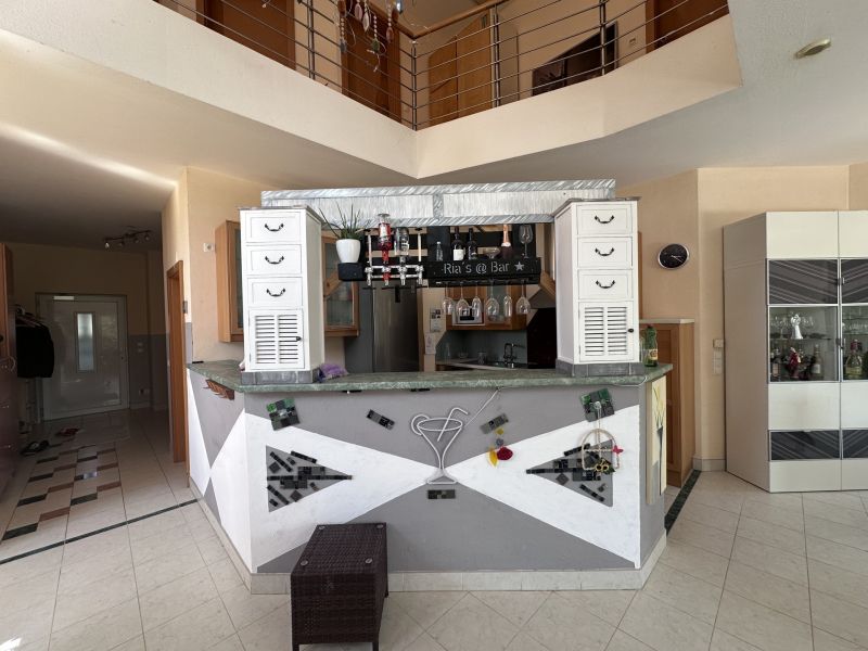 Tolles Zweifamilienhaus mit Einliegerwohnung, sonniger Terrasse, Keller, Doppelgarage und Pool! /  / 2511 Pfaffsttten / Bild 9