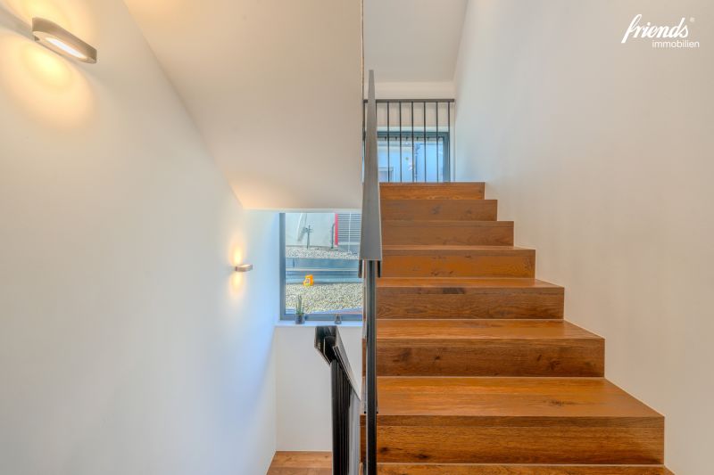 Moderne Traumvilla mit wunderschnem Weitblick /  / 2372 Giehbl / Bild 5