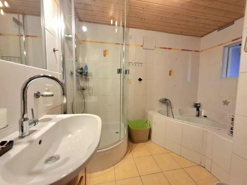 Vielseitig nutzbare Liegenschaft mit ausreichend Platz und herrlichem Blick auf die Hohe Wand /  / 2732 Wrflach / Bild 19
