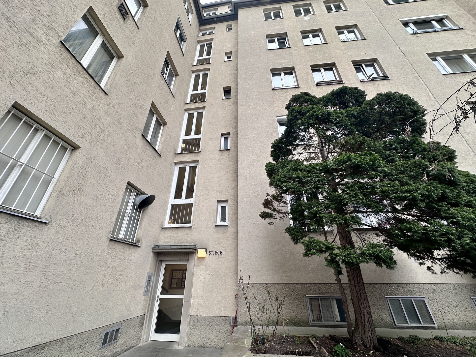 2,5-Zimmer Wohnung im 3. Stock mit Lift in zentraler Lage! WG-geeignet! /  / 1120 Wien / Bild 2