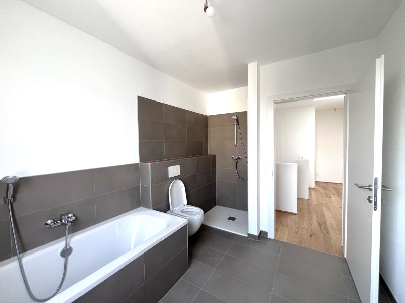 Reihenhaus mit Keller, Garten und je 2 Stellpltzen! /  / 2523 Tattendorf / Bild 5