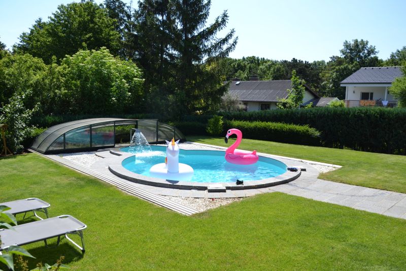 Einfamilienhaus mit Pool, Weinkeller, Sauna und Co.! /  / 2345 Brunn am Gebirge / Bild 1