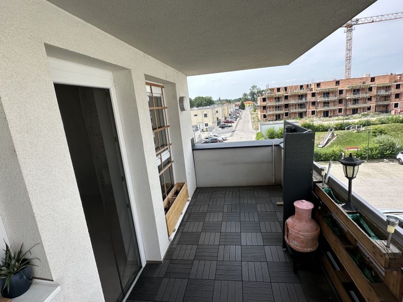 Moderne Wohnung mit Balkon und Garage /  / 2442 Unterwaltersdorf / Schranawand / Bild 3