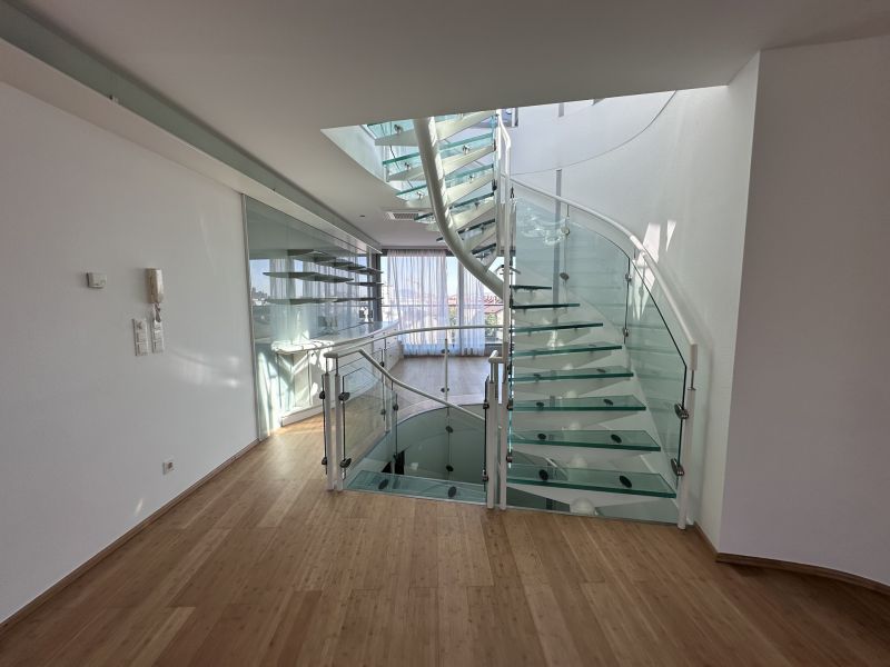 Tolle 3 Zimmer Dachgeschosswohnung mit Blick ber Wien! /  / 1040 Wien / Bild 4