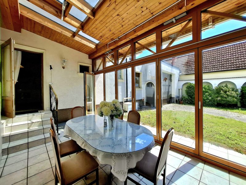 Super Liegenschaft: 6 Zimmer, Pool, Wintergarten und Garage ? Ihr neues Zuhause! /  / 7053 Hornstein / Vori?tan / Bild 4