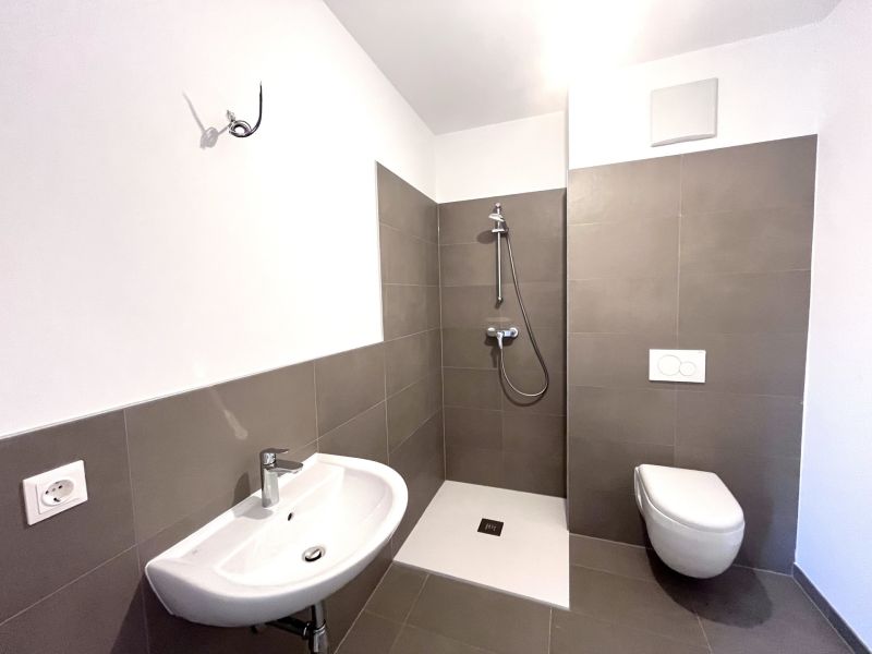 4 Zimmer-Haus plus Keller, Garten und  2 Stellpltzen! /  / 2523 Tattendorf / Bild 7