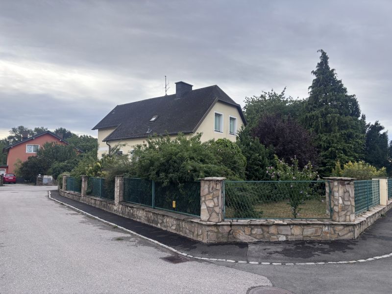 Charmantes Einfamilienhaus mit gro�em Grundst�ck und viel Potenzial /  / 2551&nbsp;Enzesfeld-Lindabrunn / Bild 1