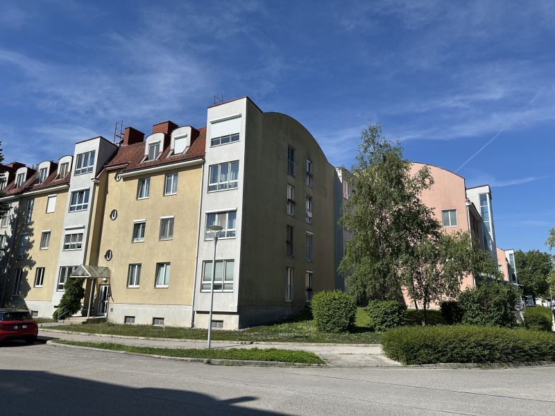 PREISSENKUNG!!! 3 Zimmer mit Tiefgaragenplatz / / 2500 Baden / Bild 1