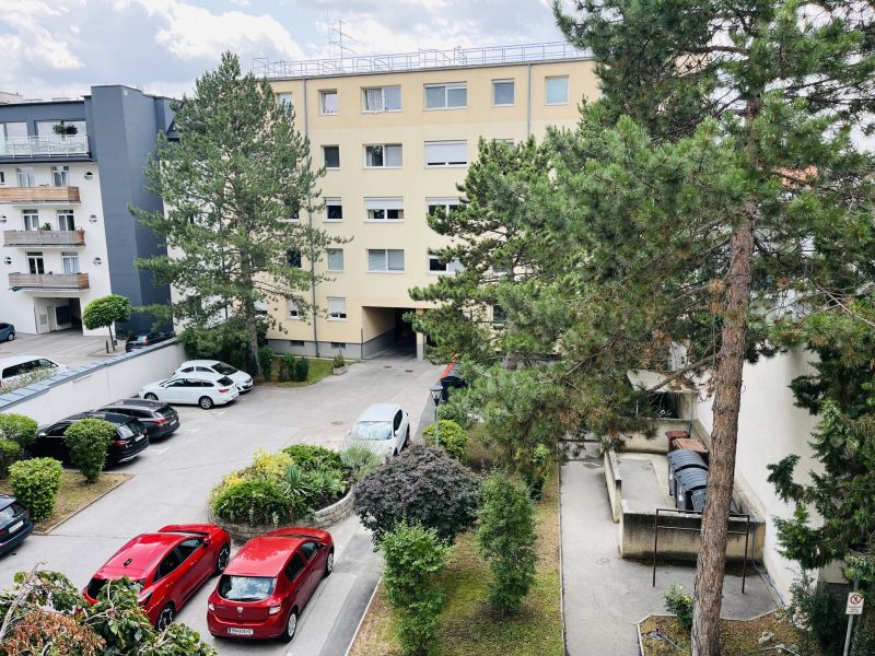 Ruhige Innenhoflage mit 90 m2 /  / 2500&nbsp;Baden / Bild 1