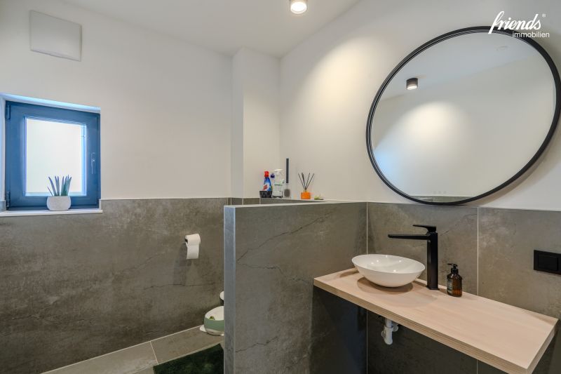 Moderne Traumvilla mit wunderschnem Weitblick /  / 2372 Giehbl / Bild 12