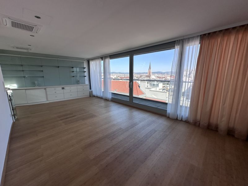 Tolle 3 Zimmer Dachgeschosswohnung mit Blick ber Wien! /  / 1040 Wien / Bild 1