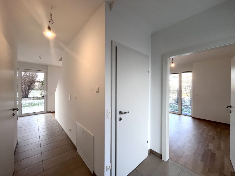 Erstbezug !! Traumhafte Doppelhaush�lfte , Wohnkeller  mit Garten und 2 Stellpl�tzen! /  / 2353&nbsp;Guntramsdorf / Bild 9