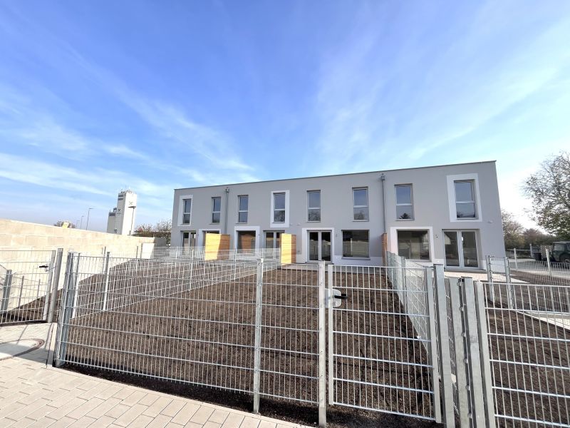 Reihenhaus mit Keller, Garten und je 2 Stellpltzen! /  / 2523 Tattendorf / Bild 2