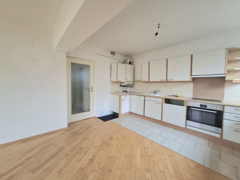 SUPER LAGE !! Renovierungsbedürftige 3-Zimmer Wohnung / / 2344 Maria Enzersdorf / Bild 1