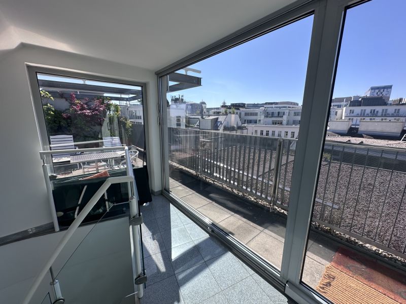 Tolle 3 Zimmer Dachgeschosswohnung mit Blick ber Wien! /  / 1040 Wien / Bild 1